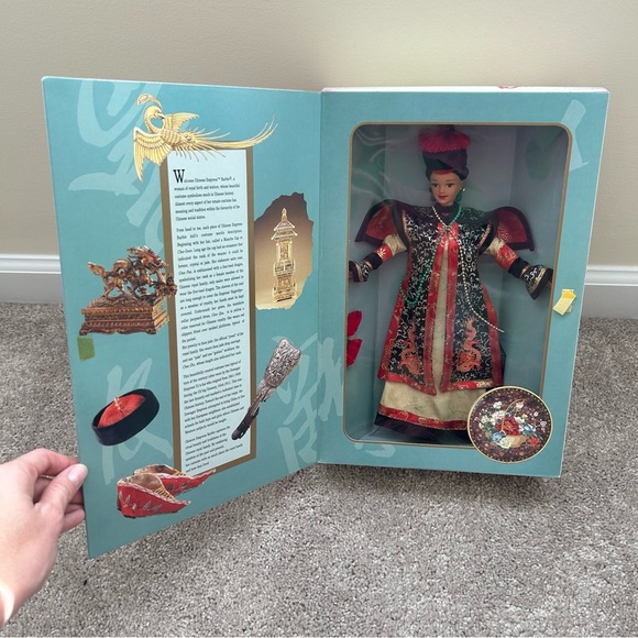 Barbie Chinese Empress Doll Box - Picture 2 of 4